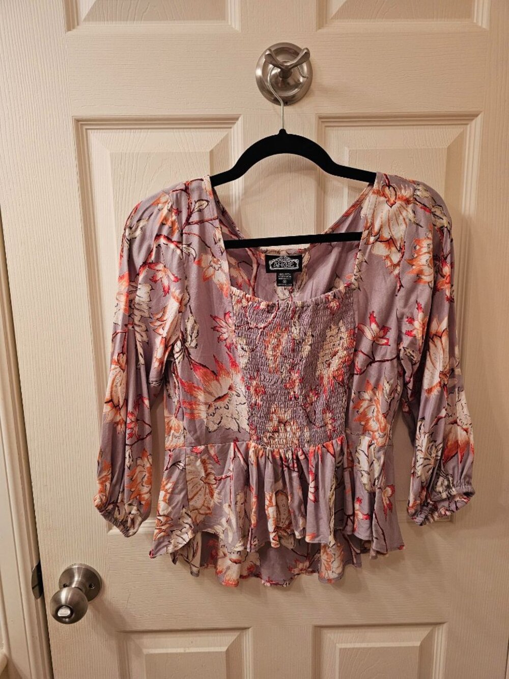 NWT Angie Medium Grey Floral Blouse w / Smock Waist
